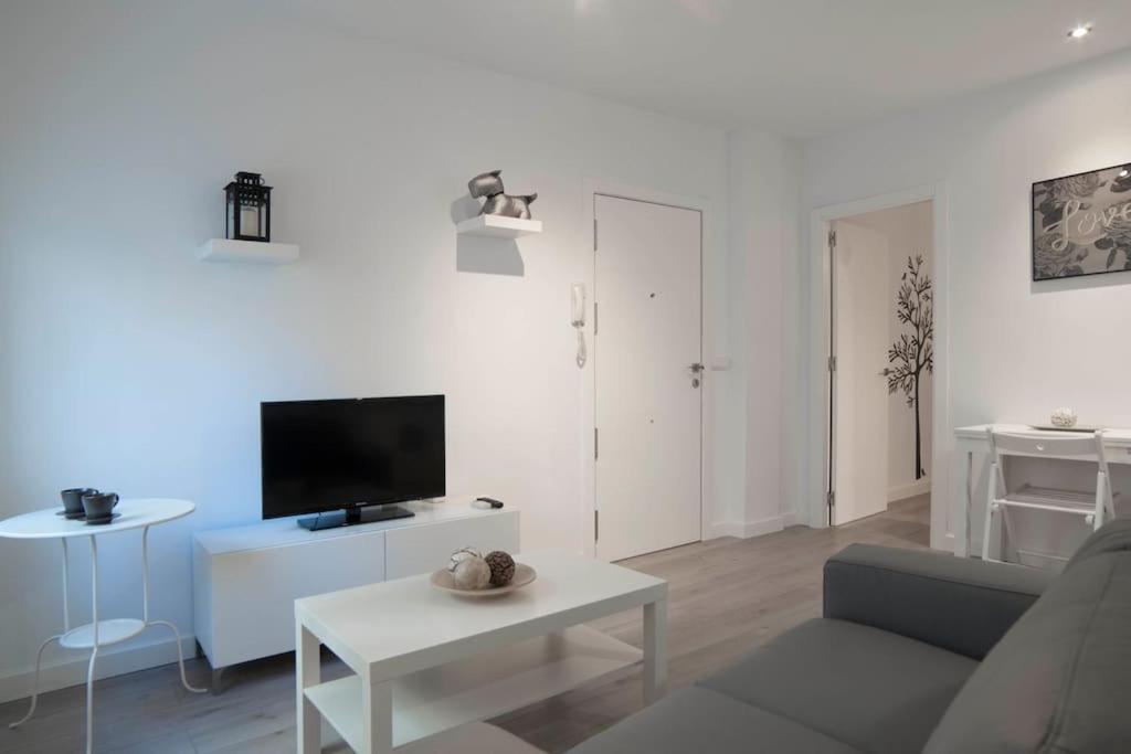 Moderno Apartamento En Plaza Merced Málaga Buitenkant foto