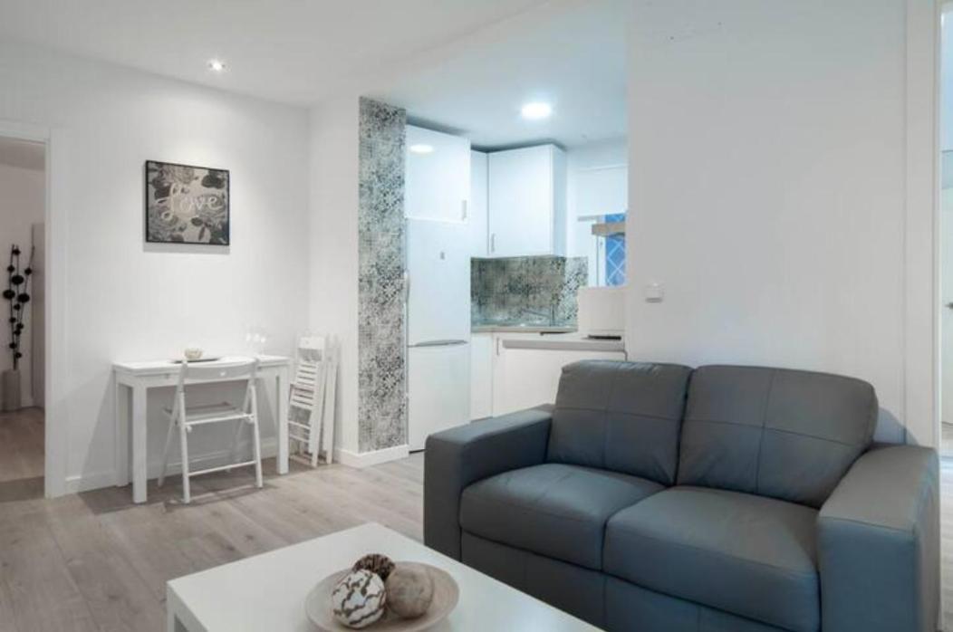 Moderno Apartamento En Plaza Merced Málaga Buitenkant foto