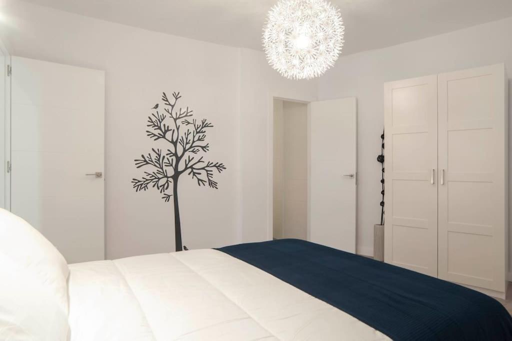 Moderno Apartamento En Plaza Merced Málaga Buitenkant foto