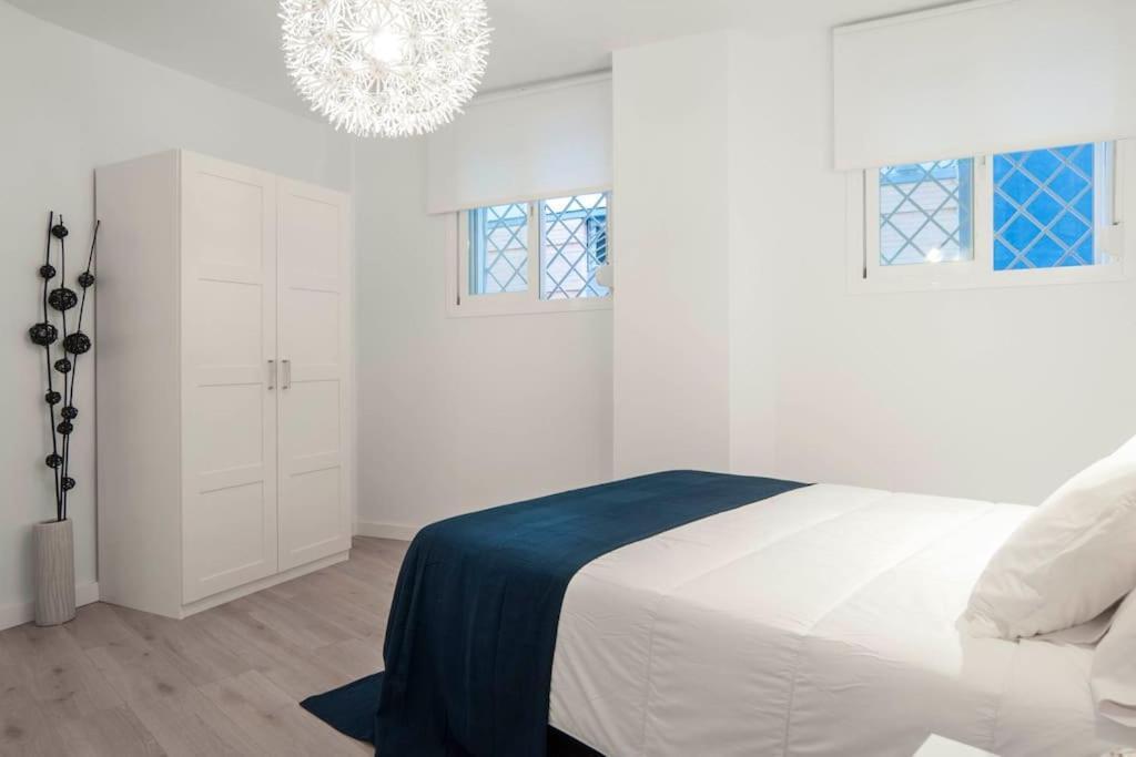 Moderno Apartamento En Plaza Merced Málaga Buitenkant foto