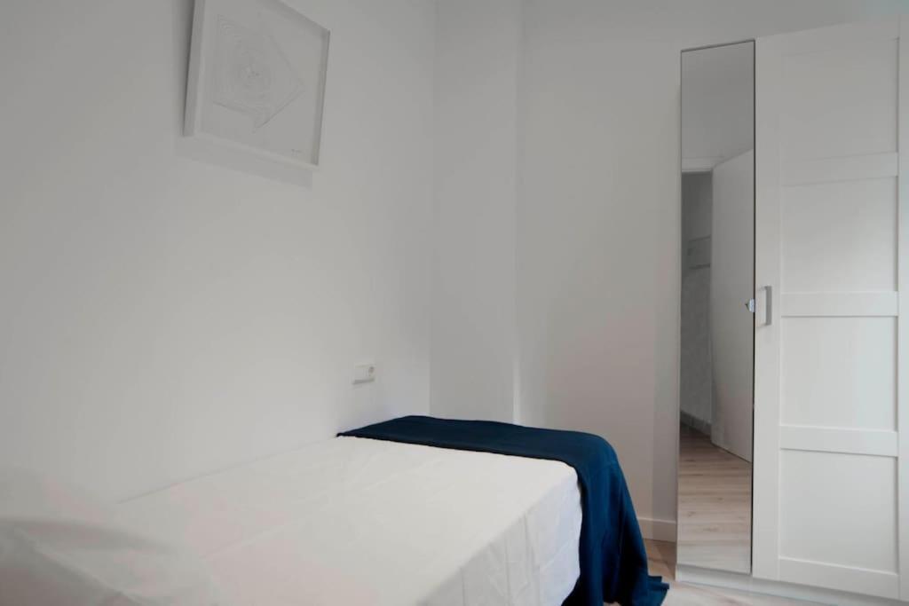 Moderno Apartamento En Plaza Merced Málaga Buitenkant foto