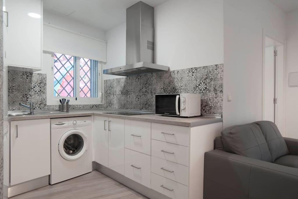 Moderno Apartamento En Plaza Merced Málaga Buitenkant foto